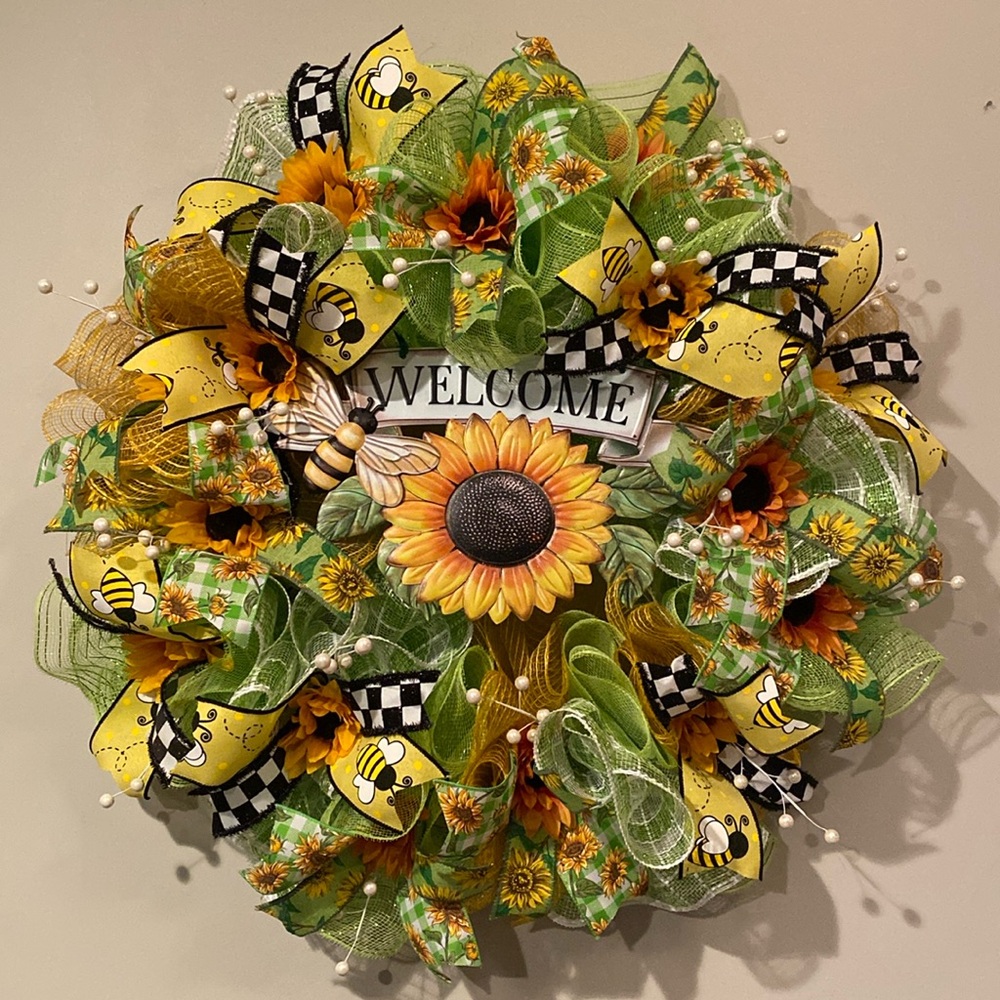 Sunflower/ bee welcome wreath